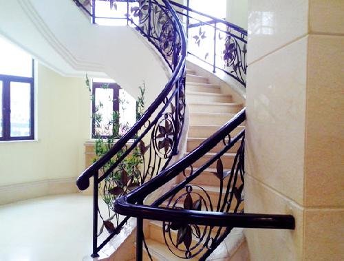 洛陽(yáng)鐵藝-樓梯案例