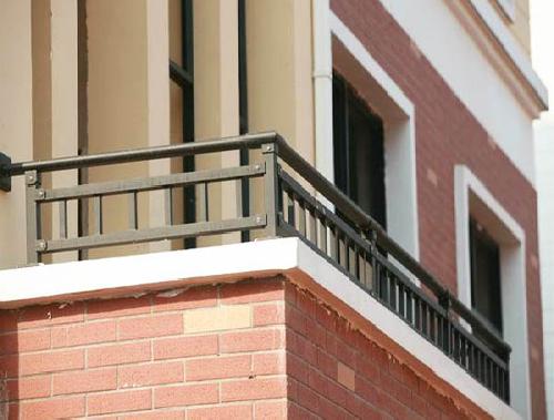 洛陽鋅鋼護(hù)欄廠-鋅鋼陽臺(tái)護(hù)欄