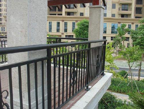 洛陽鋅鋼護(hù)欄廠-鋅鋼陽臺(tái)